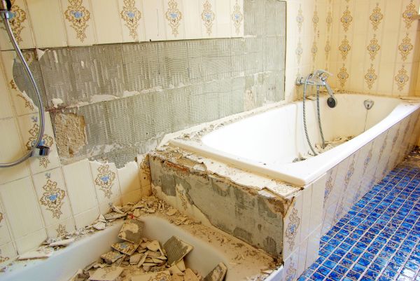 Bathtub Demolition in Longview